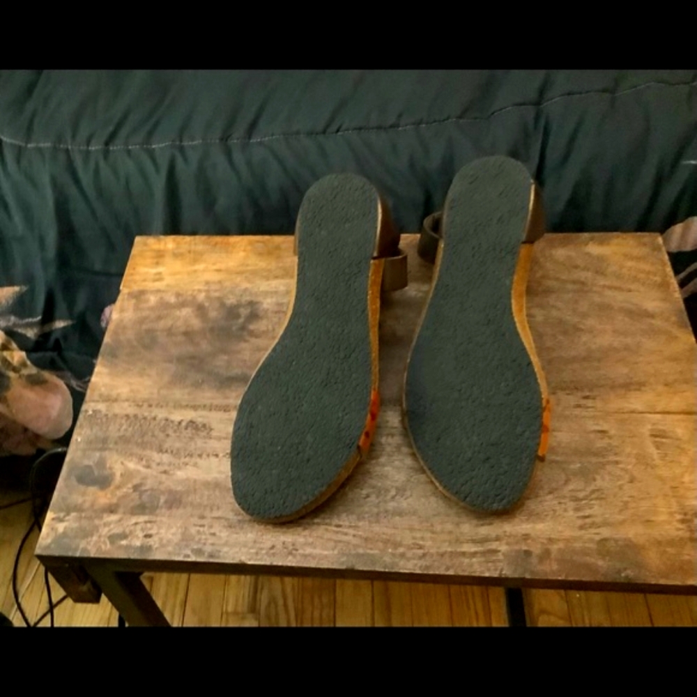 Sandals - Picture 3 of 3